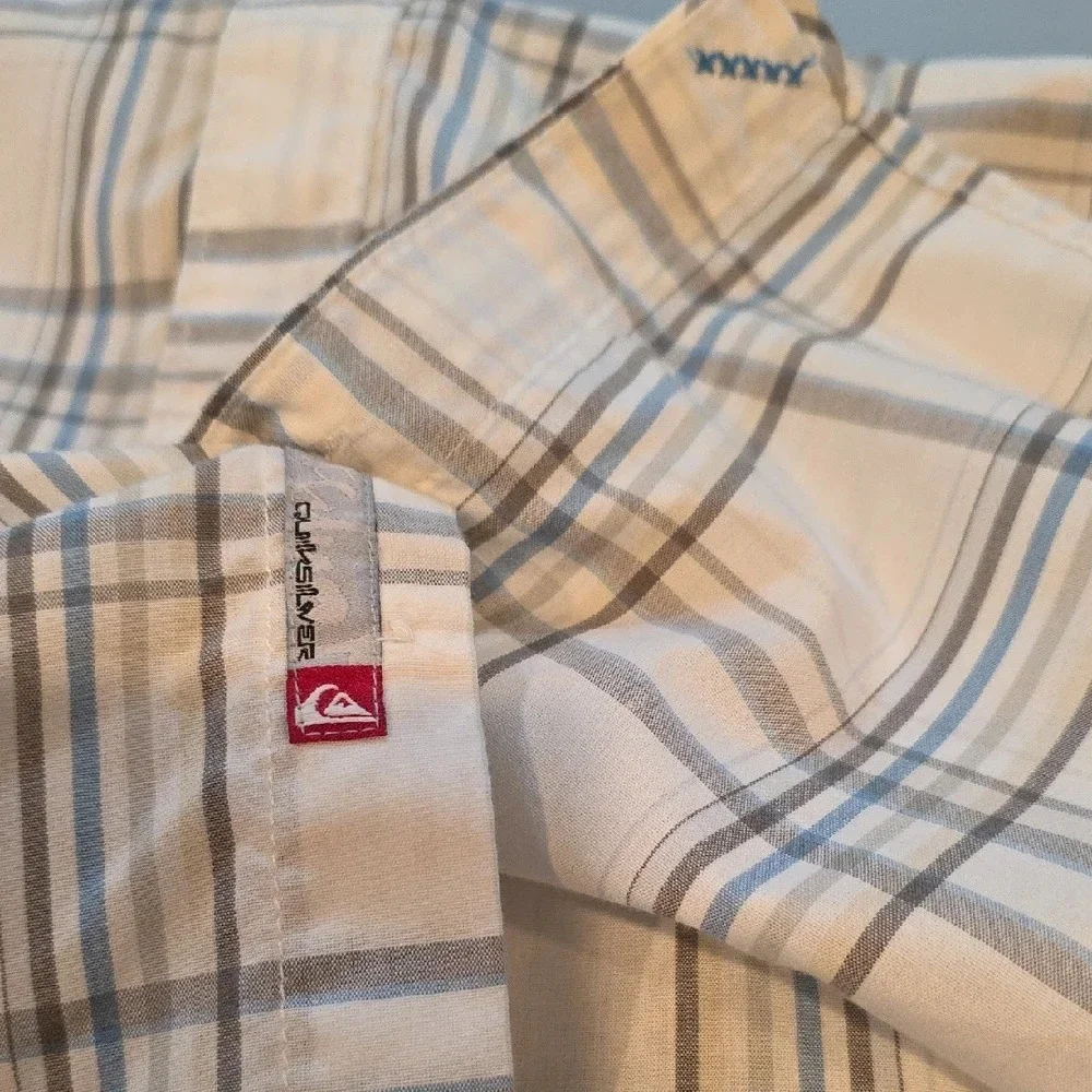 173 Quiksilver White and Blue Checkered Casual Button Up Shirt - Picture 10 of 11